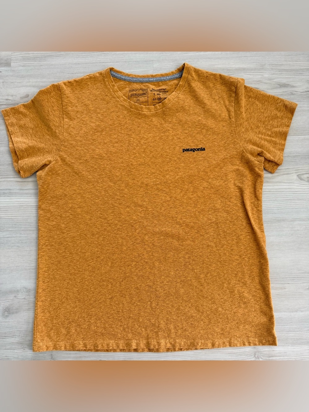 Patagonia P-6 Logo Responsibili-Tee T-Shirt Dried Mango Gold Mustard Medium